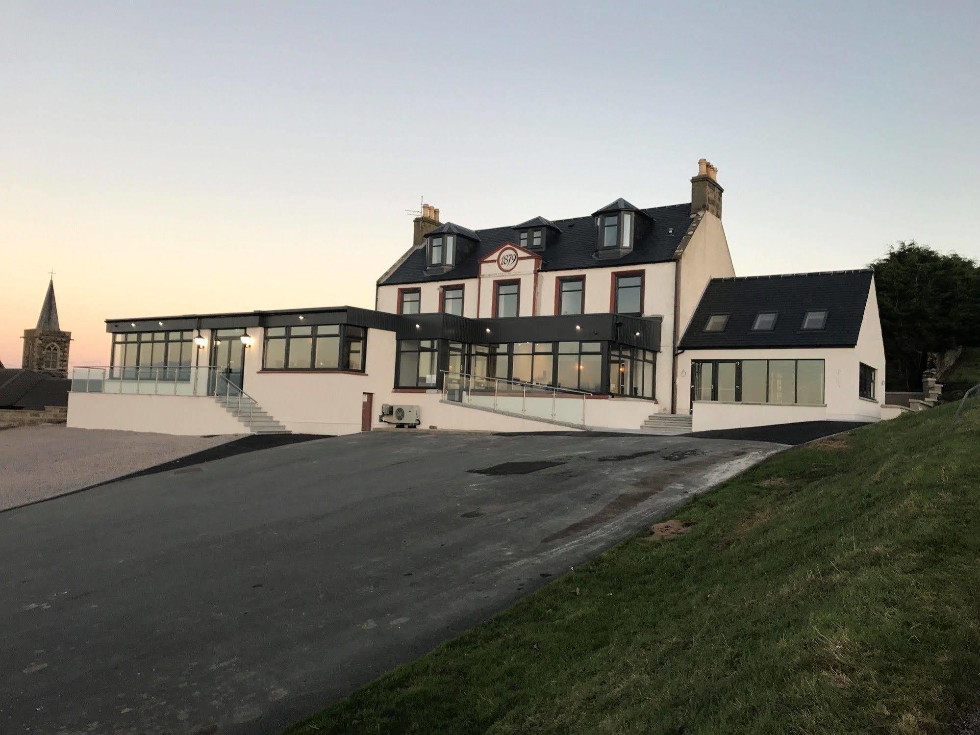 The Knowes Hotel & Restaurant Macduff Exterior photo